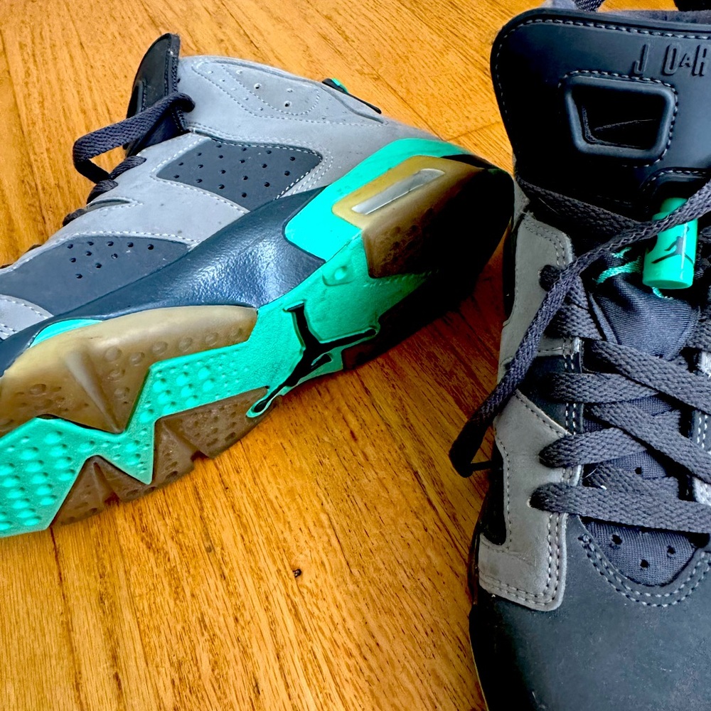 Air Jordan Retro 6 Green Glow US 6.5 Y